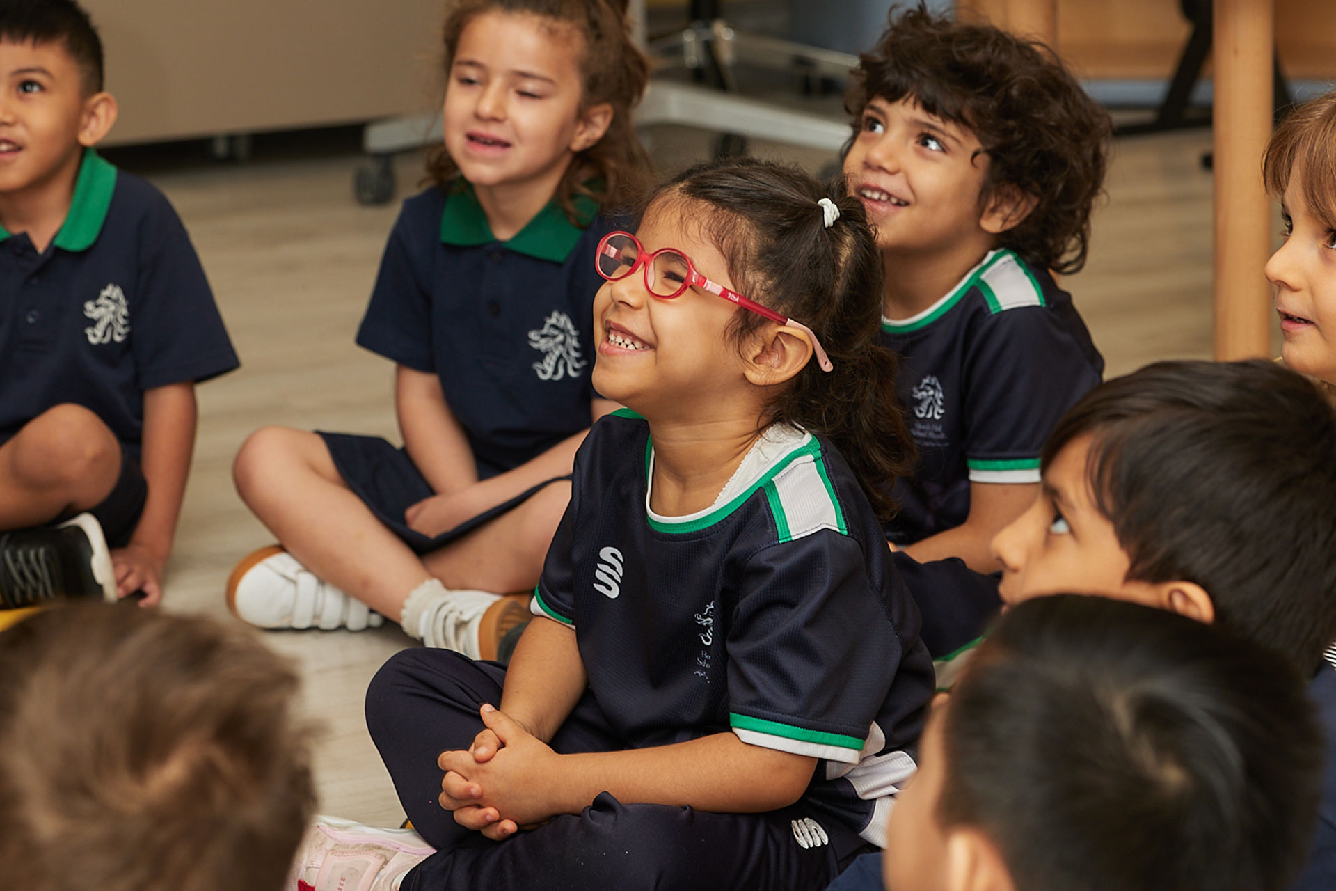 بناء الأسس، وإشعال الخيال